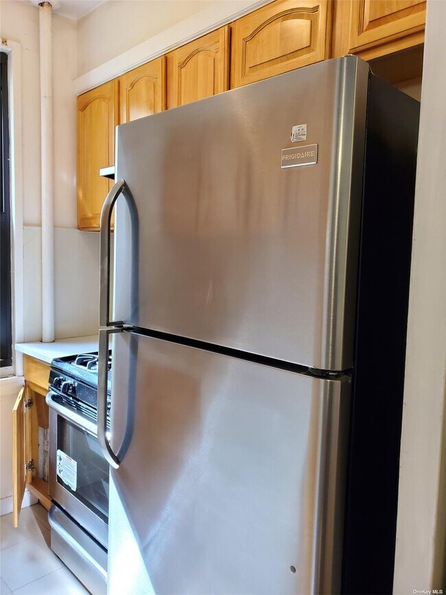 Building Photo - 98-34 63rd Dr