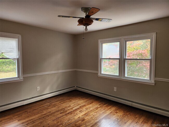 Building Photo - 4 Norman Dr