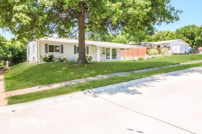 Building Photo - 11091 Saxonhall Dr