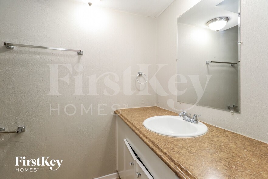 Building Photo - 4439 Algernon Dr