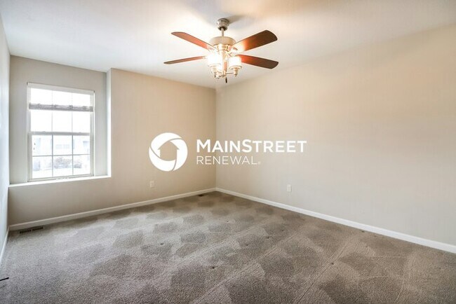 Building Photo - 4 Bedroom Pet-Friendly Home in Raymore, MO...