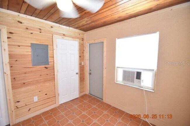 Building Photo - 146 Coral Ave