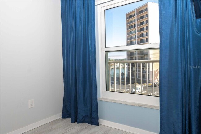 Building Photo - 105 Island Way