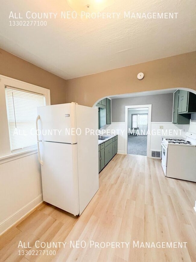 Building Photo - 841 Concord Ave