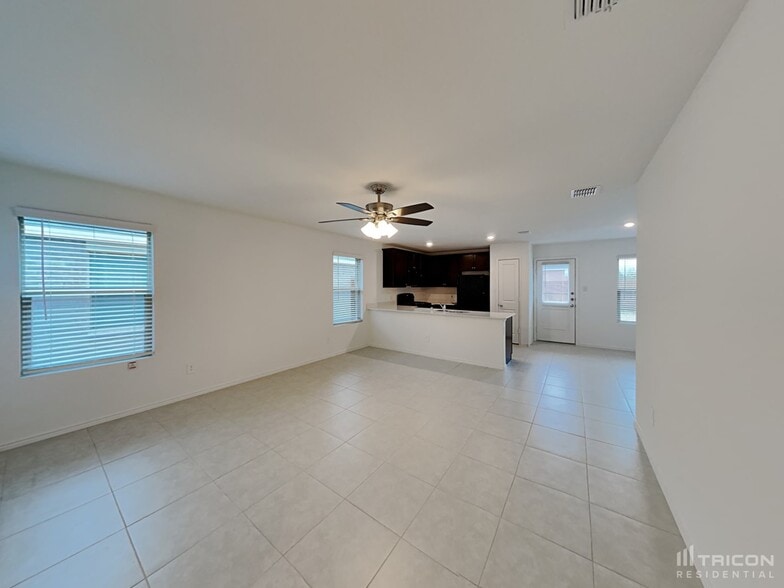 Building Photo - 812 Odlozil Ln