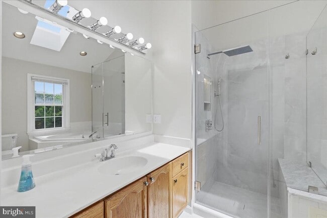 Building Photo - 13937 Middle Creek Pl