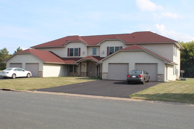 Building Photo - 660 Circle Pine Dr
