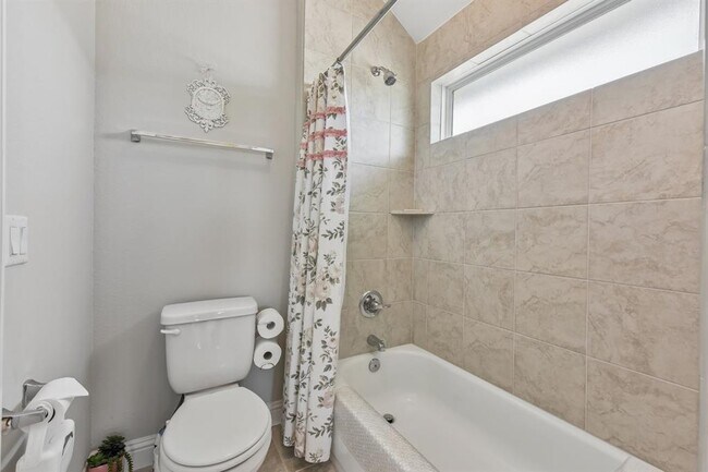 Building Photo - 117 Stone Cyn Dr