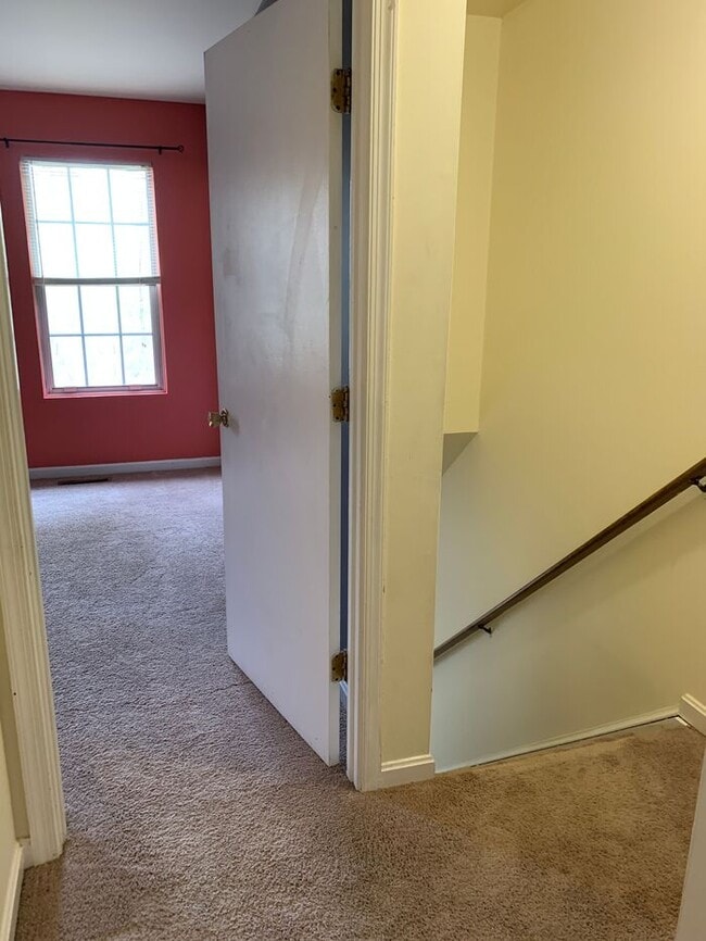 Building Photo - 126 Kings Mill Dr