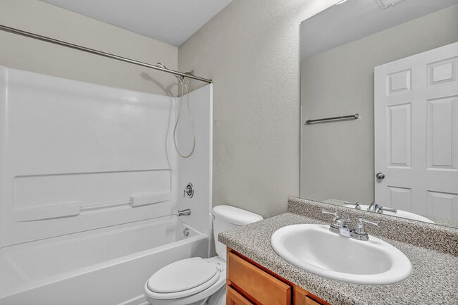 Building Photo - 138 Bermuda Lakes Dr