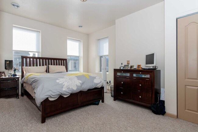 Building Photo - 124 S 12th St