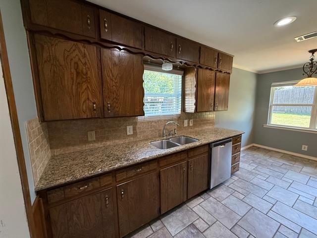 Building Photo - 2148 Shady Grove Dr