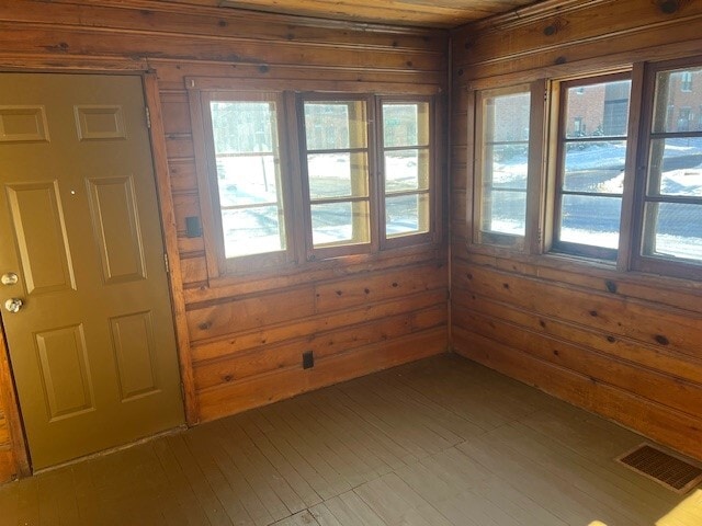 Building Photo - 402 E Elm St