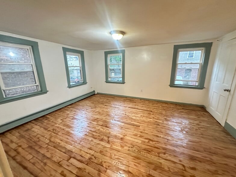 Building Photo - 56 7th St