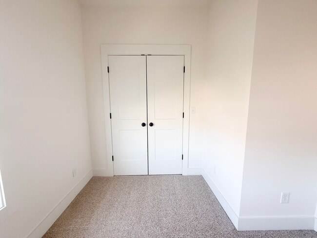 Building Photo - 3-Bedroom Home with Flex Room, Pool Access, and Stainless Steel Appliances Near Downtown Cookeville