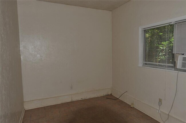 Building Photo - 410 NW 19th Ln