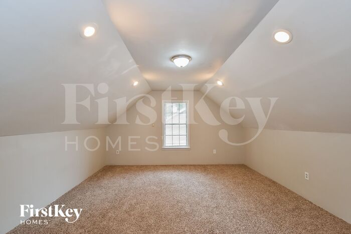 Building Photo - 6375 Treadway Trail