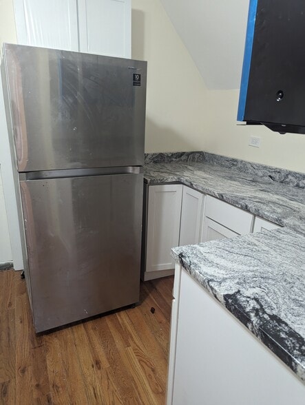 Building Photo - 7042 S Kimbark Ave