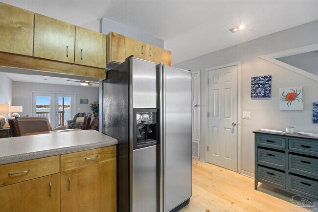 Building Photo - 14180 River Rd