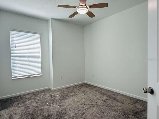 Building Photo - 2473 Skyline Lp