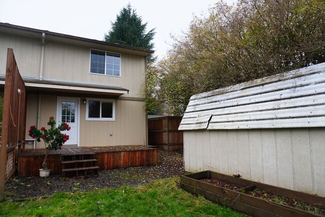 Building Photo - 3708 E 13th St