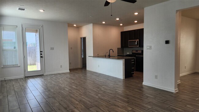 Building Photo - 9818 Mls Fld Dr
