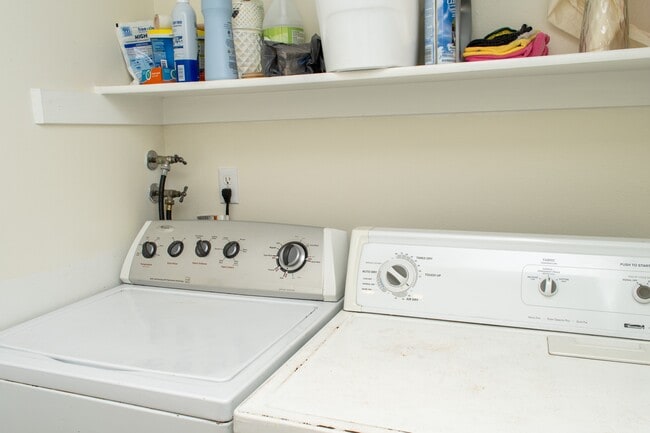Building Photo - 137 S 400 W