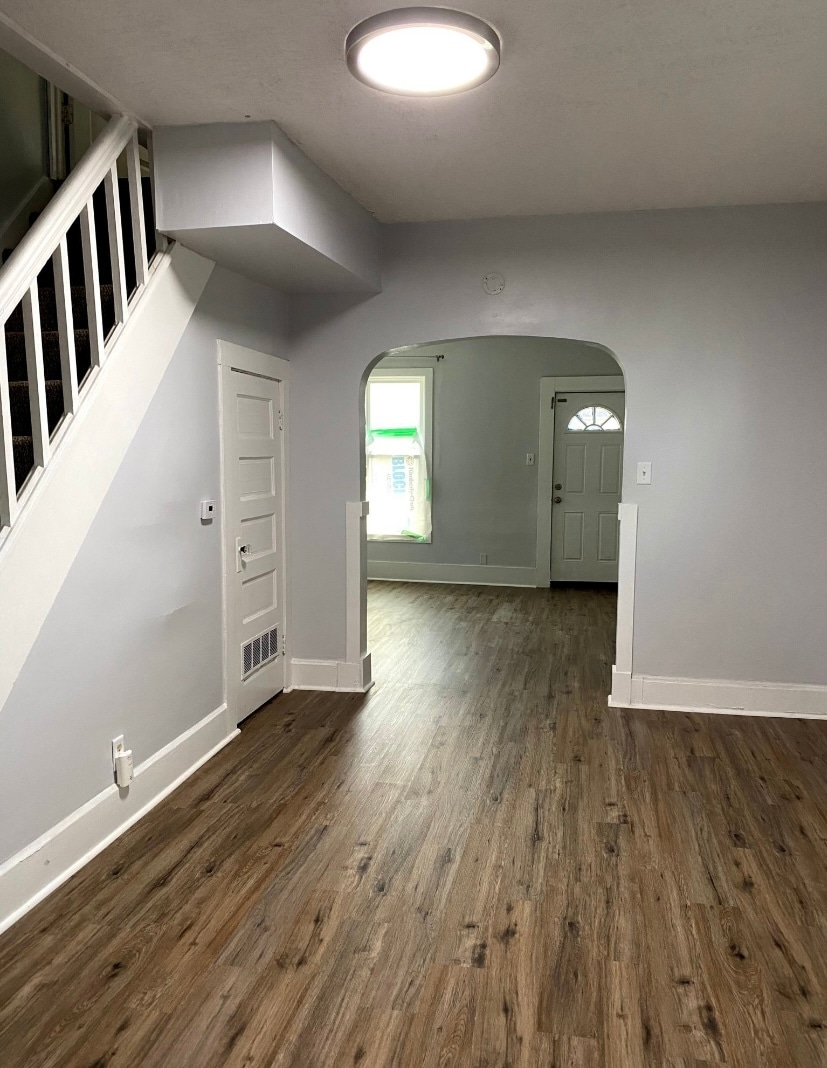 Building Photo - 1202 Hoefgen St