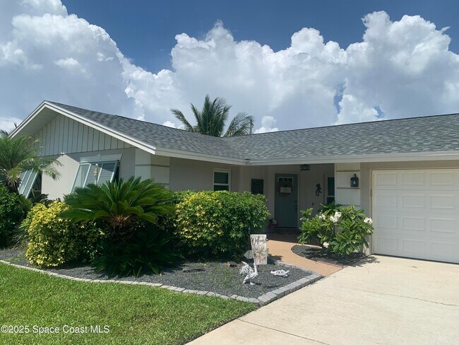 Building Photo - 658 Hibiscus Dr