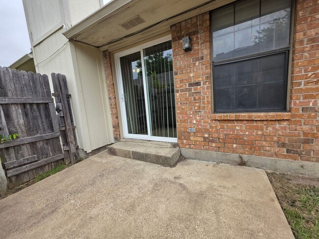 Building Photo - 4724 Berridge Ln