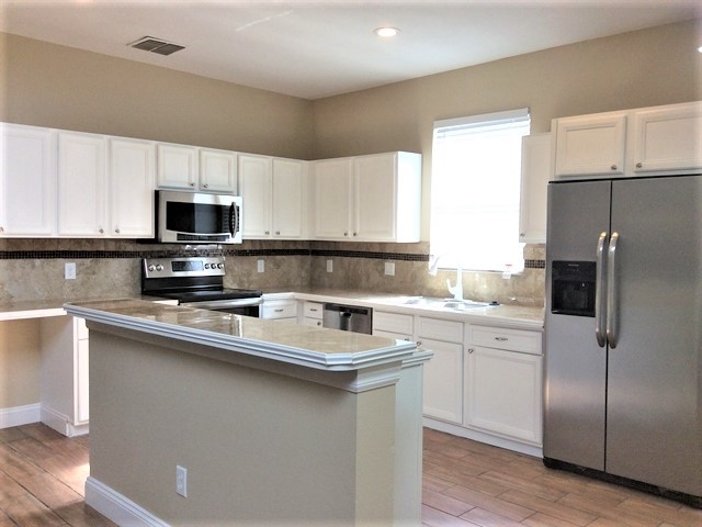 Building Photo - 13521 Waterhouse Way