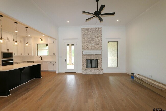 Building Photo - 16503 Cooper Wy