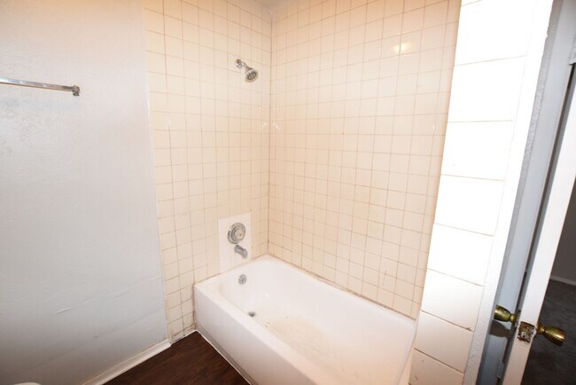 Building Photo - 3916 Crayrich Cir