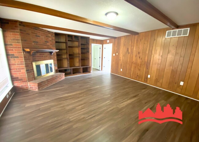 Building Photo - 5408 Elmhurst Ave