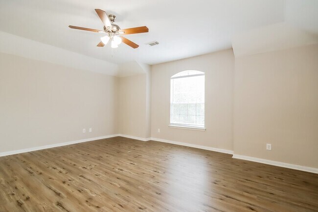 Building Photo - 13707 Broad Oaks Ln