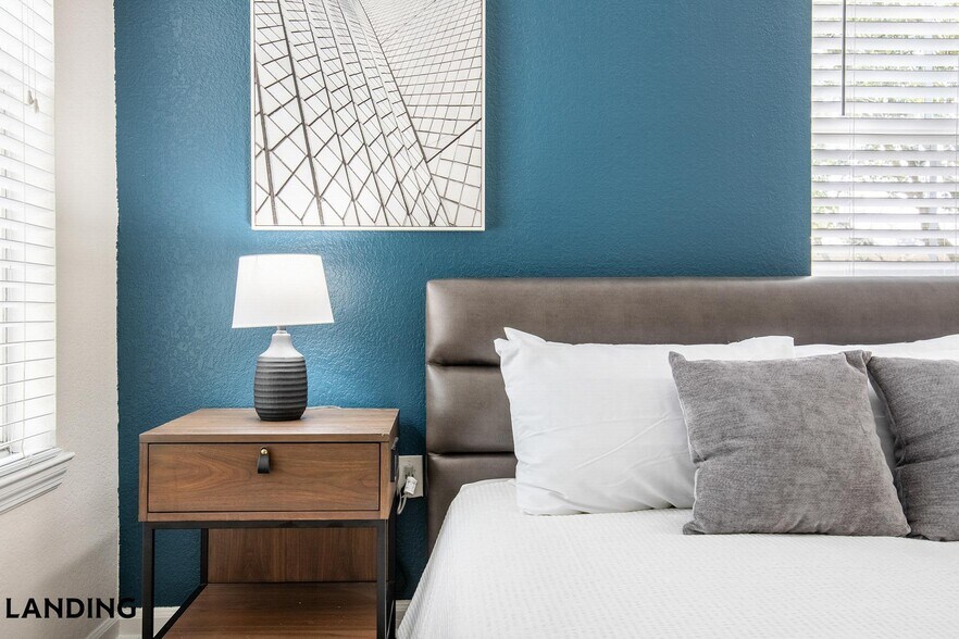 Building Photo - 2801 Biltmore Park Dr