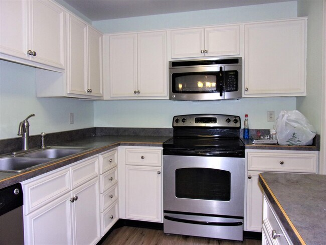 Building Photo - 1435 Pheasant Run Dr