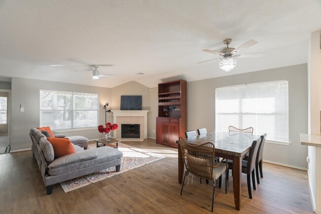 Building Photo - 46 S Wynnoak Cir