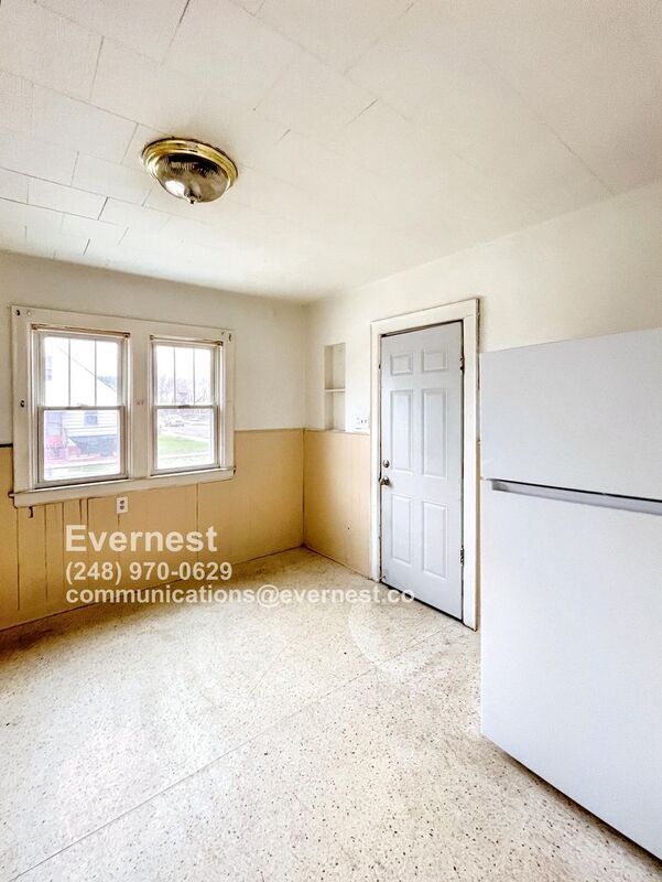 Building Photo - 15395 Ardmore St