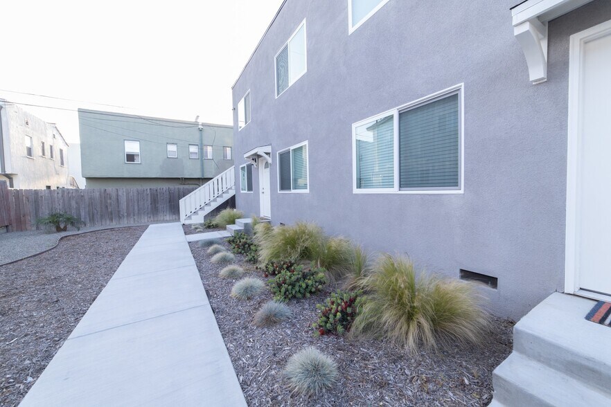 Building Photo - 453 Gaviota Ave