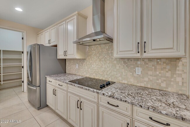 Building Photo - 4625 E Beck Ln