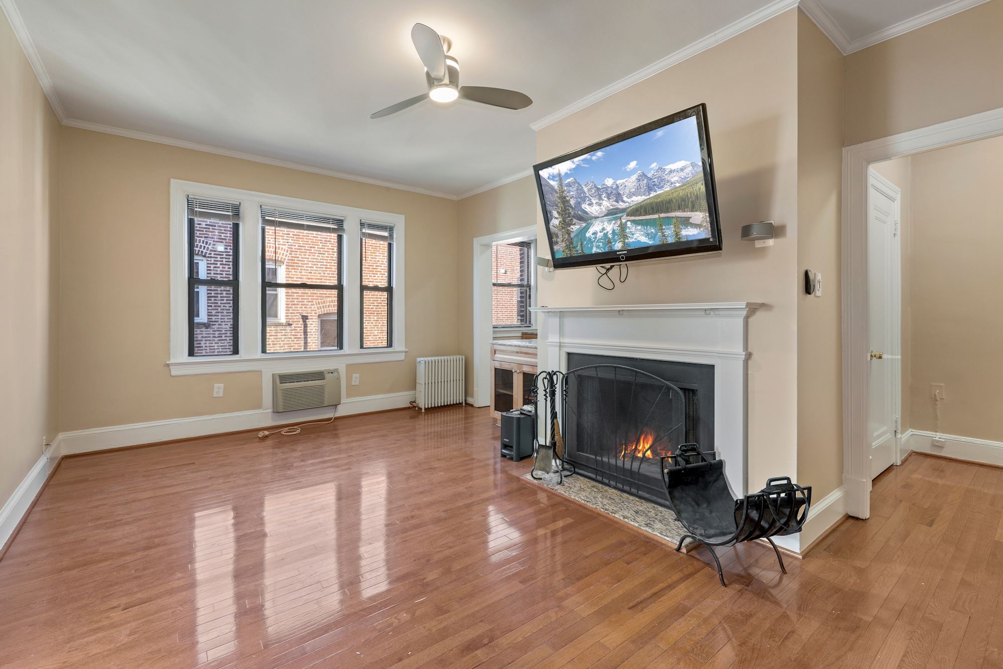 Open & spacious Living room area - 3616 Connecticut Ave NW