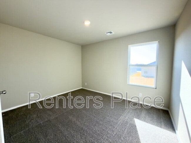 Building Photo - 1105 W Lawton Rd