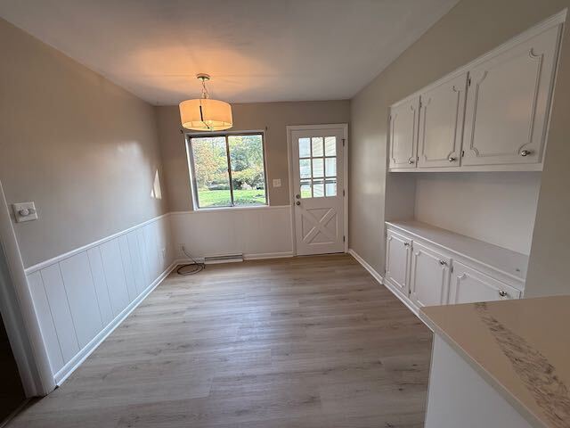 Building Photo - Large Home in Richwoods School District