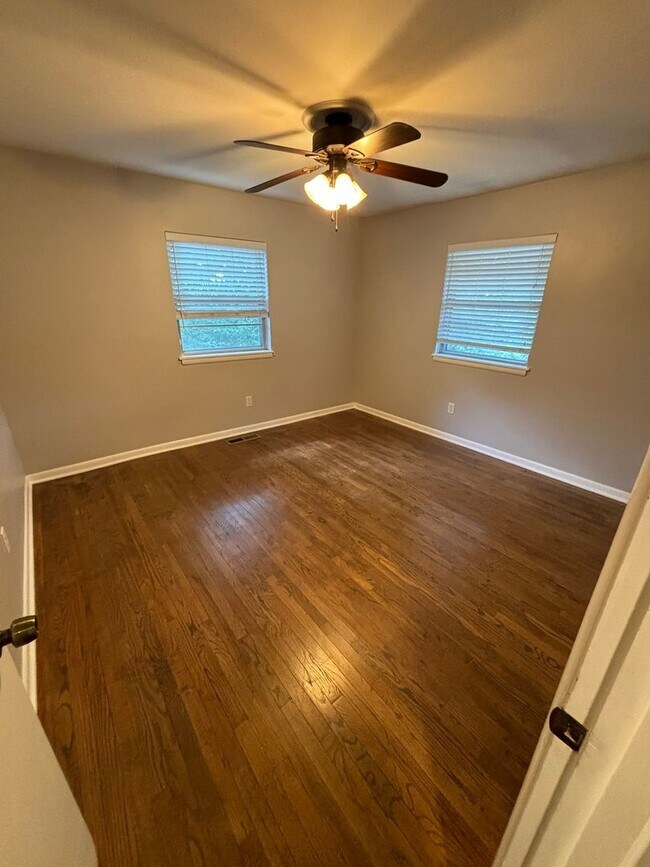 Building Photo - ? Spacious 4-Bedroom Near U of A + I-49 — Limited-Time Rent Special!?