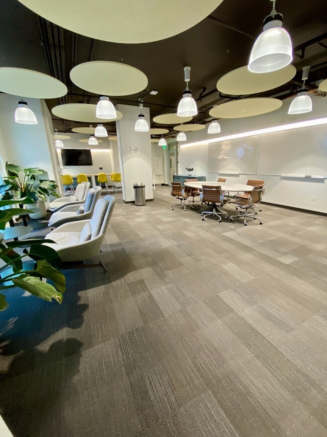 Building Photo - 988 Halekauwila St