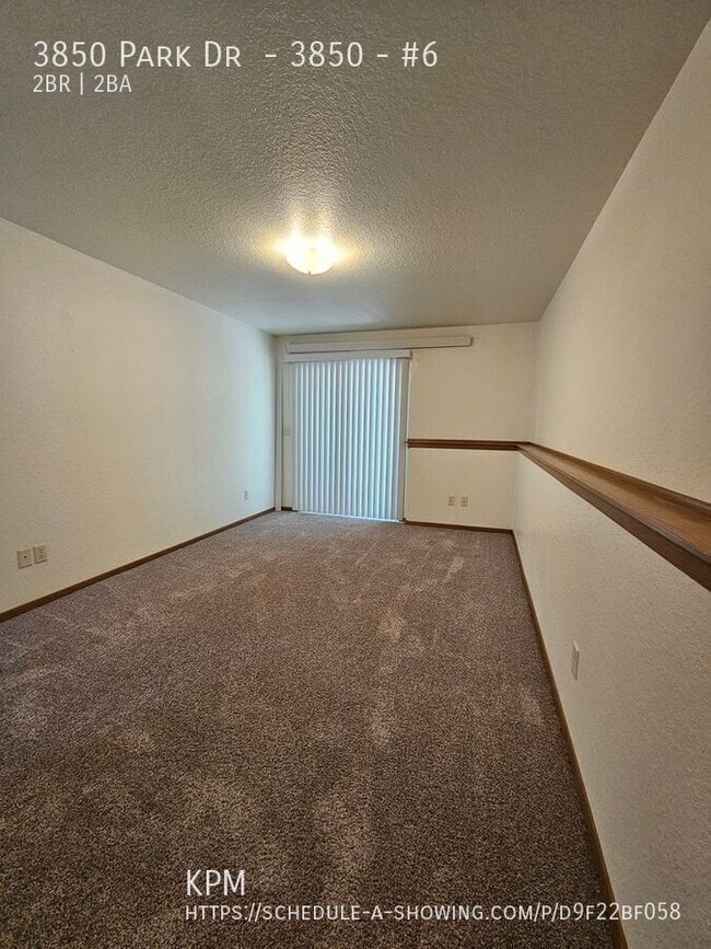 Building Photo - 3850 Park Dr