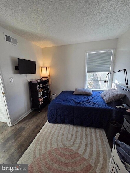 Building Photo - 14049 Vista Dr