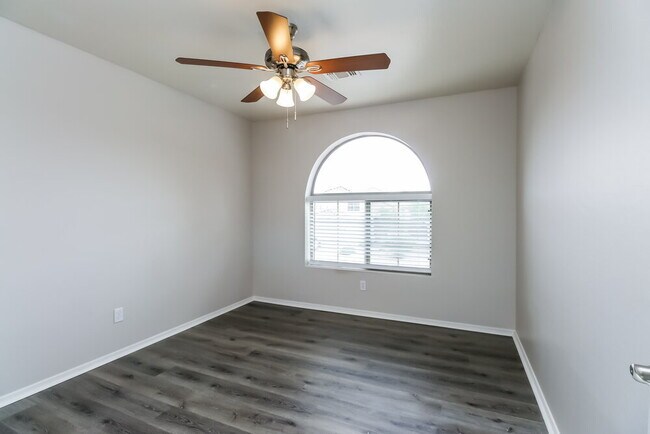 Building Photo - 3146 W Carlos Ln