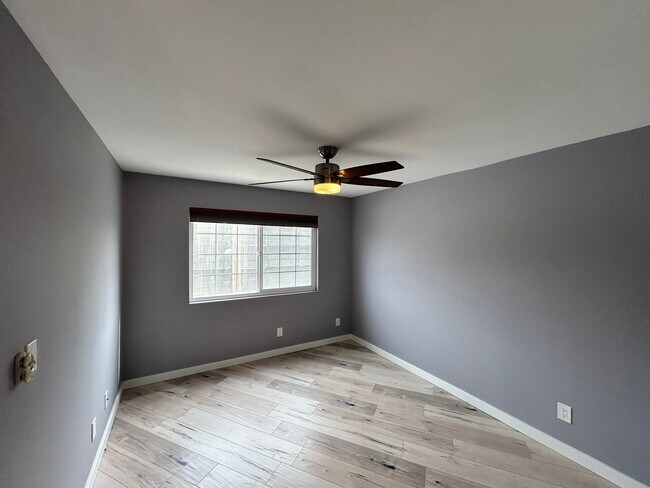Building Photo - Beautiful 2BD/2BA W/ Reserved Parking and In-Unit Laundry in North Park!